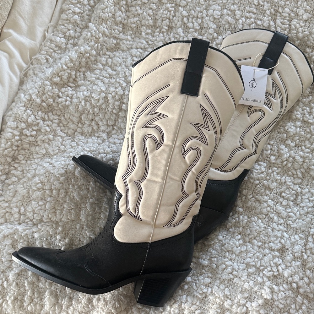 Stradivarius Black and Cream Western Boots